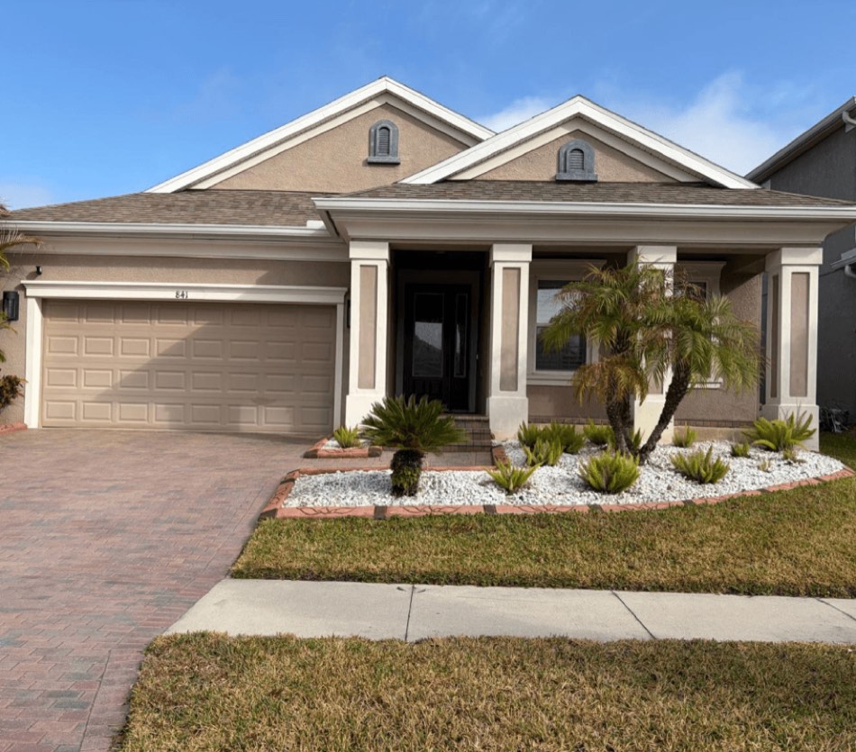 Single-story home before exterior painting, Sarasota area